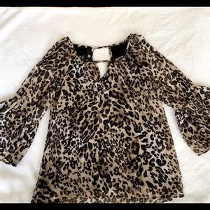 Top / Blouse. Tiger Print 🐅 Elegant Top/ Blouse